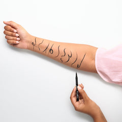 Essence 24Ever Ink Liner 01