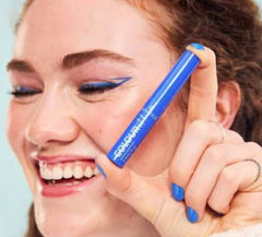 Essence COLOUR it! liquid eyeliner